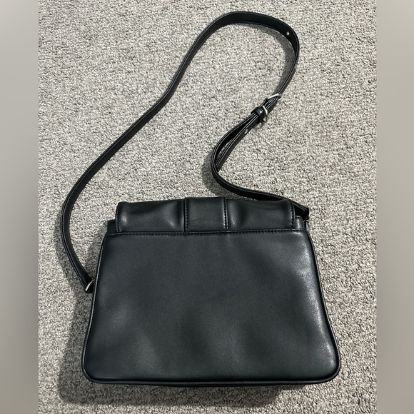 Matt & Nat Bag - Ito Crossbody Purse - Loom Collection - Black - Picture 11 of 16